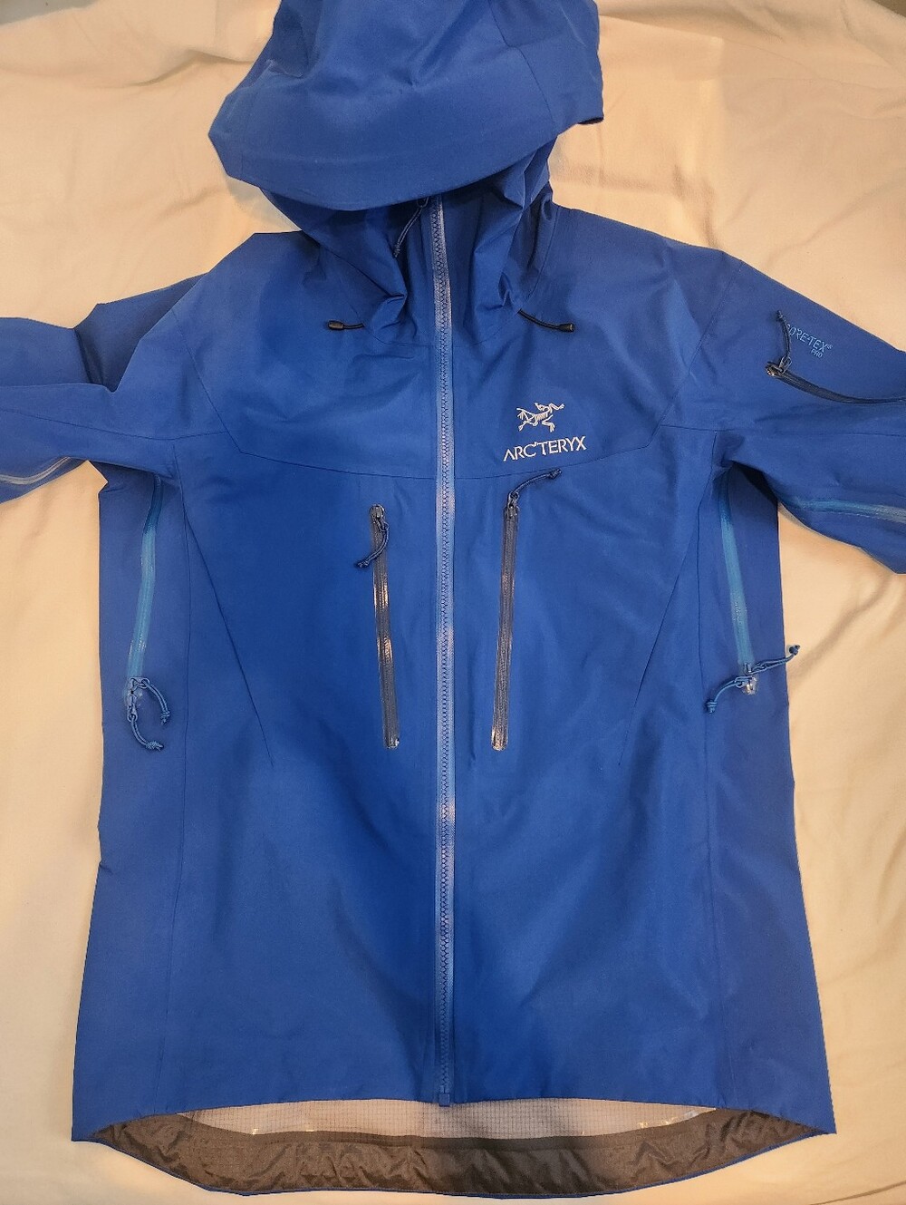 Arc'teryx Men's Blue Alpha SV sz S
